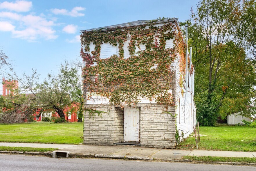 More Photos Of 1039 Dixie Hwy, Louisville Flex For Sale