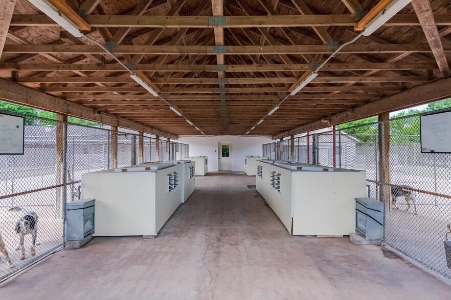 More Photos Of 175 Decoverly Lane, Falls Specialty For Sale