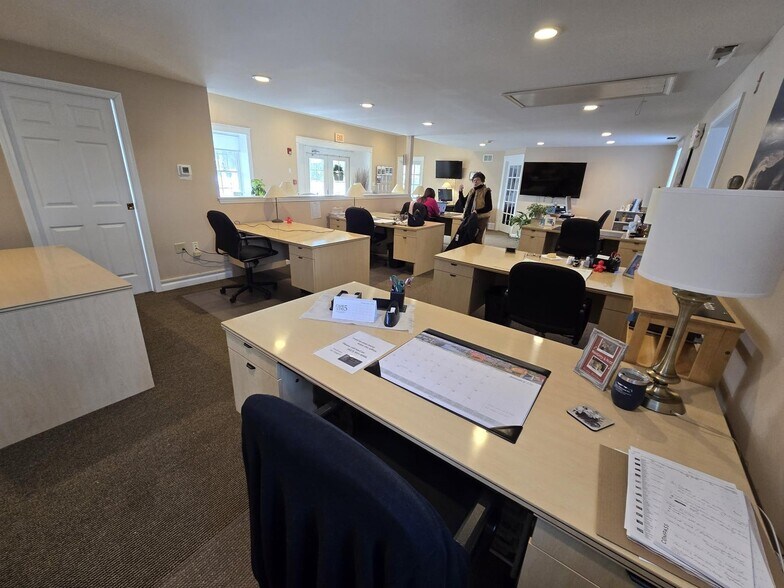 More Photos Of 856 Main St, Chatham Office For Sale