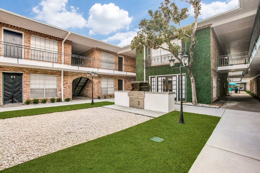 More Photos Of 8900 Chimney Rock Rd, Houston Apartments For Sale