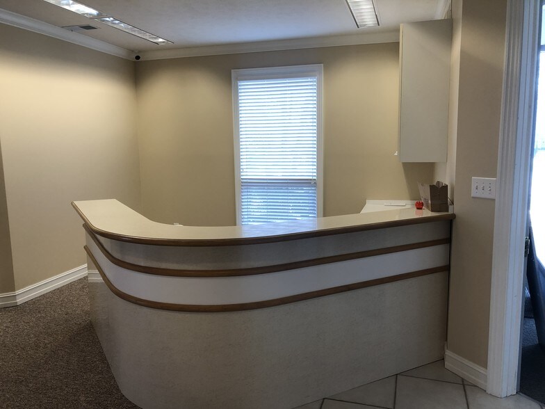 More Photos Of 1528 E Greyhound Pass, Carmel Office For Lease