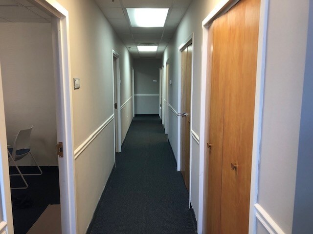 More Photos Of 21155 Whitfield Pl, Sterling Office For Sale