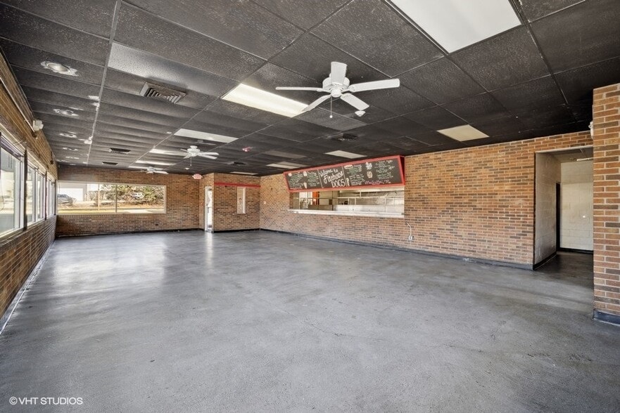 More Photos Of 1820 W Irving Park Rd, Schaumburg Fast Food For Sale