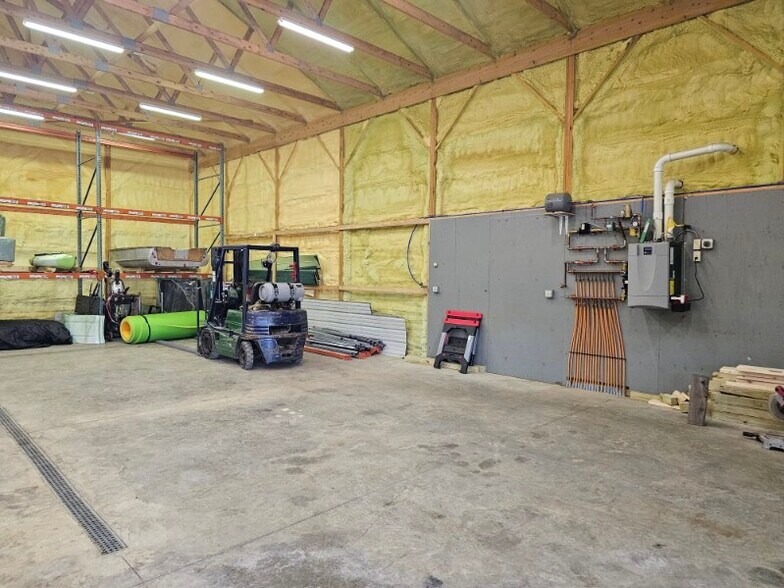 More Photos Of 12445 Hanford rd, Silver Creek Flex For Lease