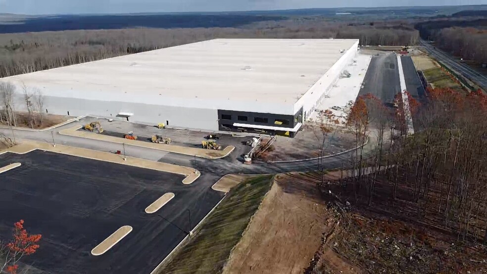 More Photos Of Route 940, Blakeslee Distribution For Lease