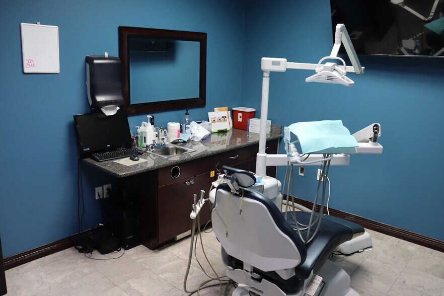 More Photos Of 1507 S Hiawassee Rd, Orlando Medical For Lease