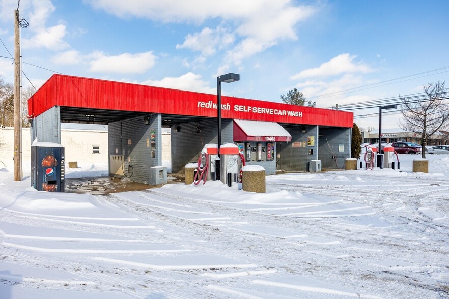 Primary Photo Of 10408 Northfield Rd, Northfield Carwash For Sale
