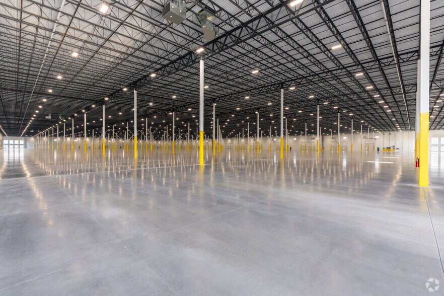 More Photos Of 370 Logistics ave, Jeffersonville Distribution For Lease