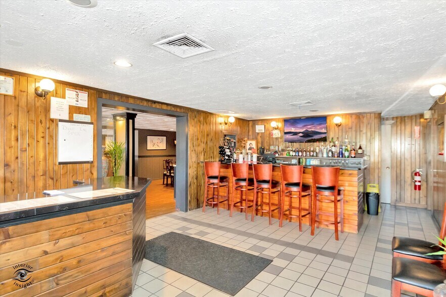 More Photos Of 1044 E 9th St, Lockport Restaurant For Sale