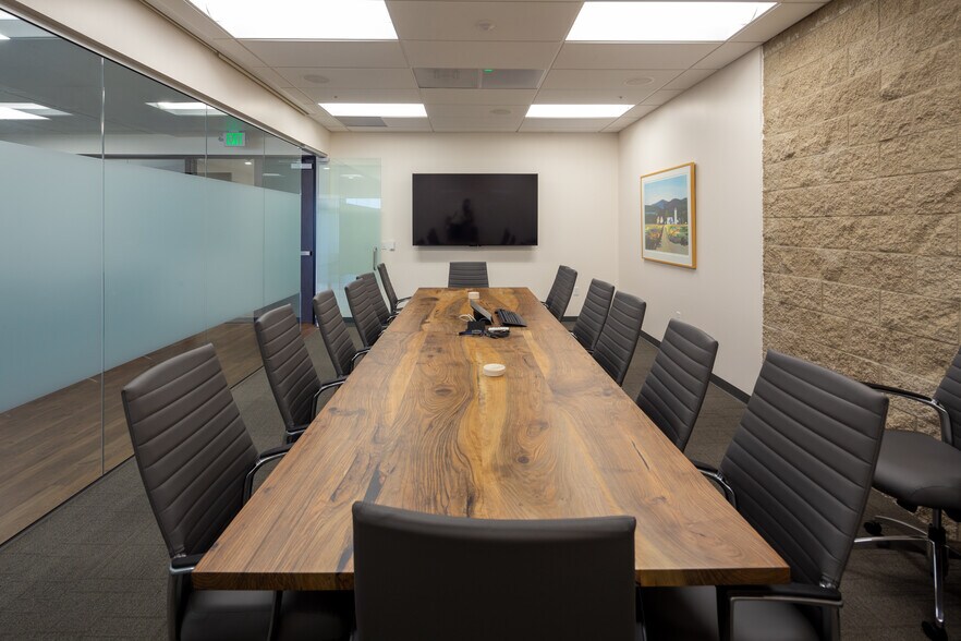 More Photos Of 7919 Folsom Blvd, Sacramento Office For Lease