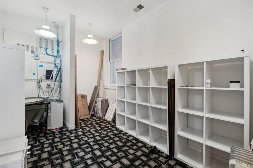 More Photos Of 519-521 N Charles St, Baltimore Office For Sale