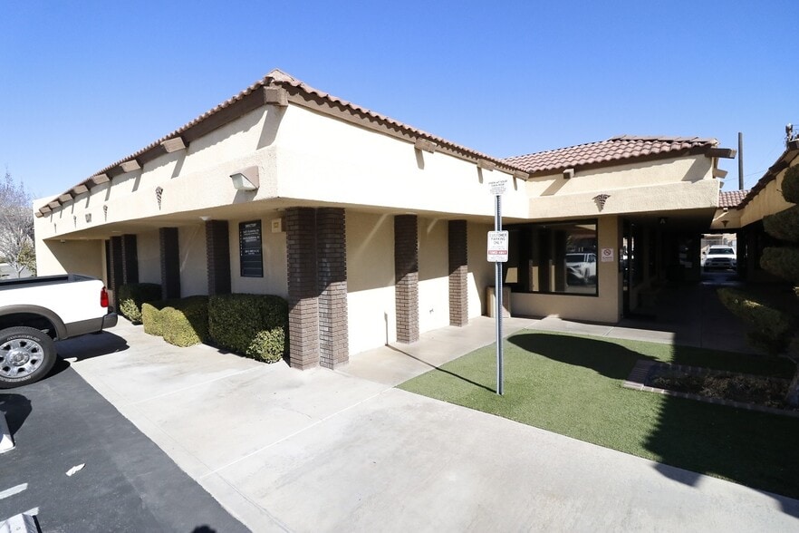 More Photos Of 16017 Tuscola Rd, Apple Valley Medical For Lease