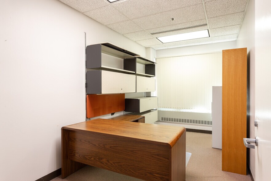 More Photos Of 1910 Association Dr, Reston Office For Lease