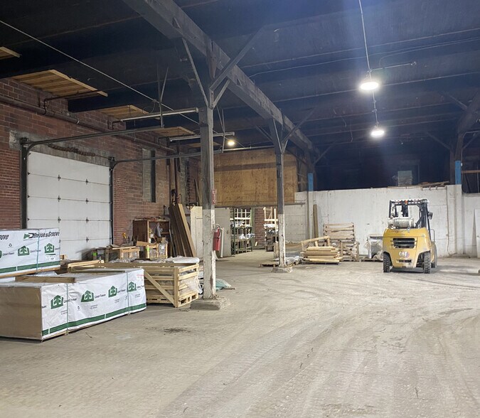 More Photos Of 385 Gulf Cres, Edwardsville Industrial For Sale