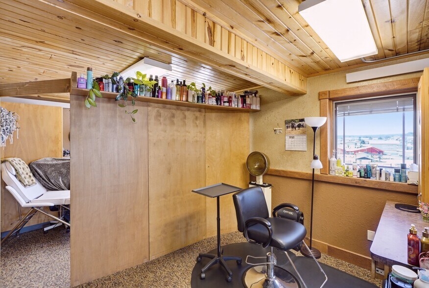 More Photos Of 1100 Mount Rushmore Rd, Custer Flex For Sale