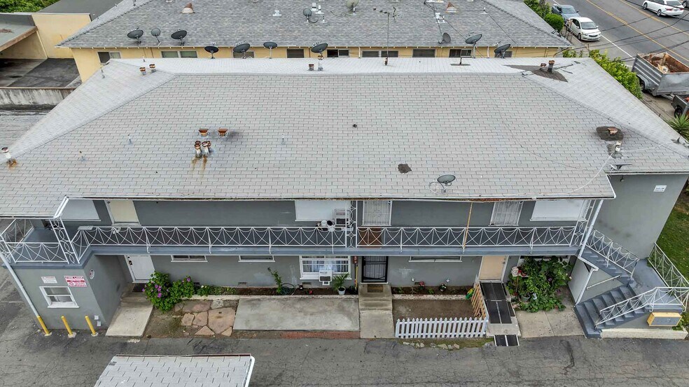 More Photos Of 6860-6870 Hazeltine Ave, Van Nuys Apartments For Sale