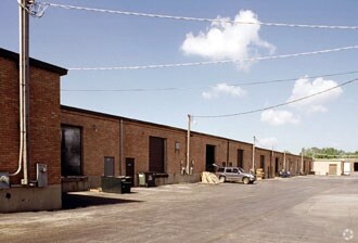 More Photos Of 1500-1534 E Algonquin Rd, Arlington Heights Warehouse For Lease