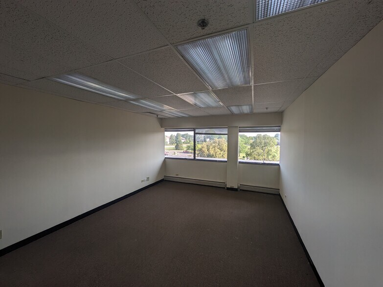 More Photos Of 20280 Governors Dr, Olympia Fields Unknown For Lease