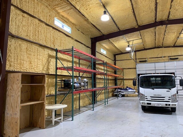 More Photos Of 15008 Iowa St, Austin Warehouse For Lease