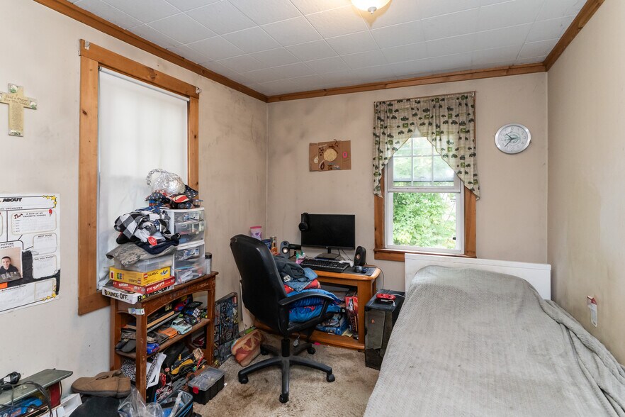 More Photos Of 442 State St, Belchertown Office Residential For Sale