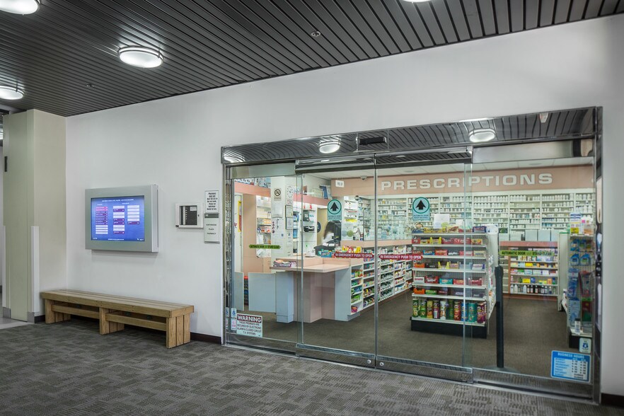 More Photos Of 18350 Roscoe Blvd, Northridge Unknown For Lease