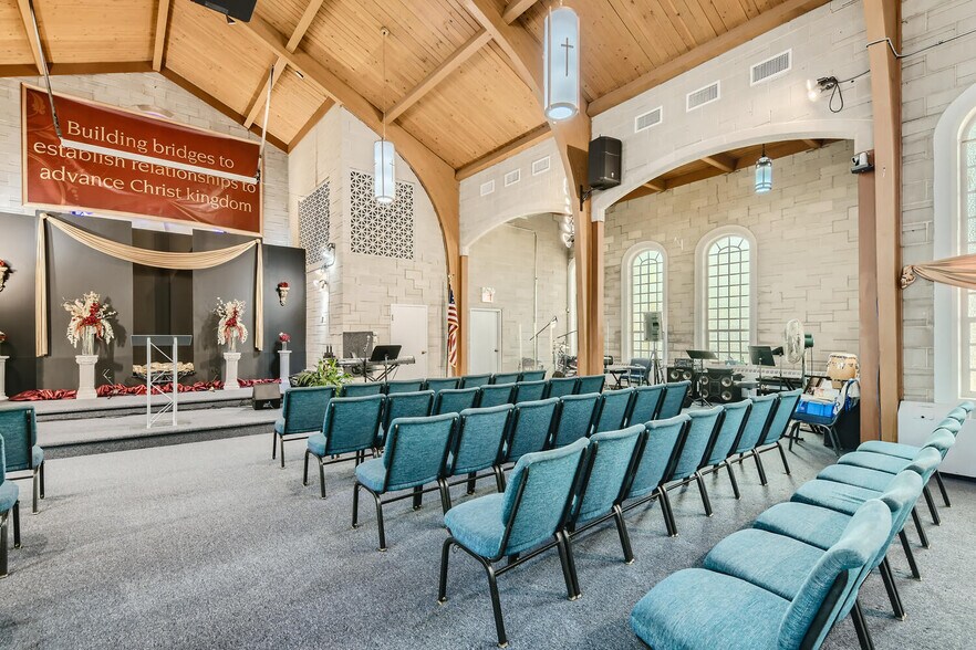 More Photos Of 2735 W 79th St, Chicago Religious Facility For Sale
