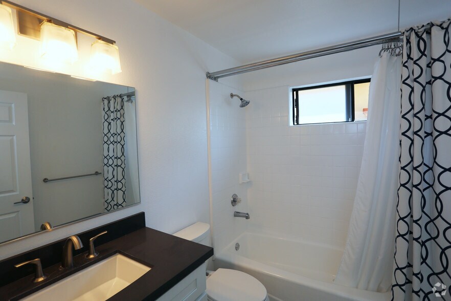 More Photos Of 8815 Cynthia St, West Hollywood Apartments For Sale