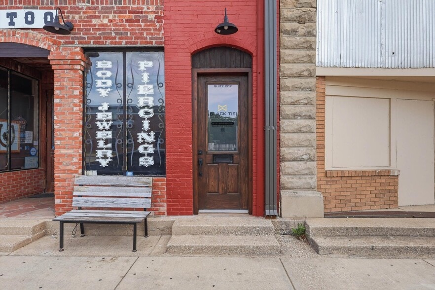 More Photos Of 1426 N Main St, Fort Worth Storefront Retail Office For Lease