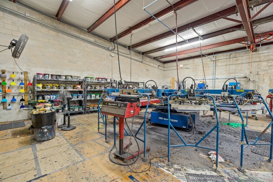 More Photos Of 4540 Northgate Ct, Sarasota Warehouse For Sale
