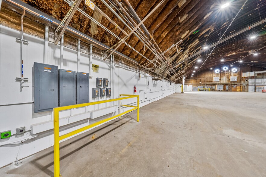 More Photos Of 1385 Antelope Rd, White City Manufacturing For Lease