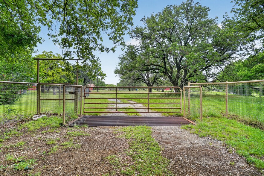 More Photos Of 14001 US 281 hwy, Santo Land For Sale