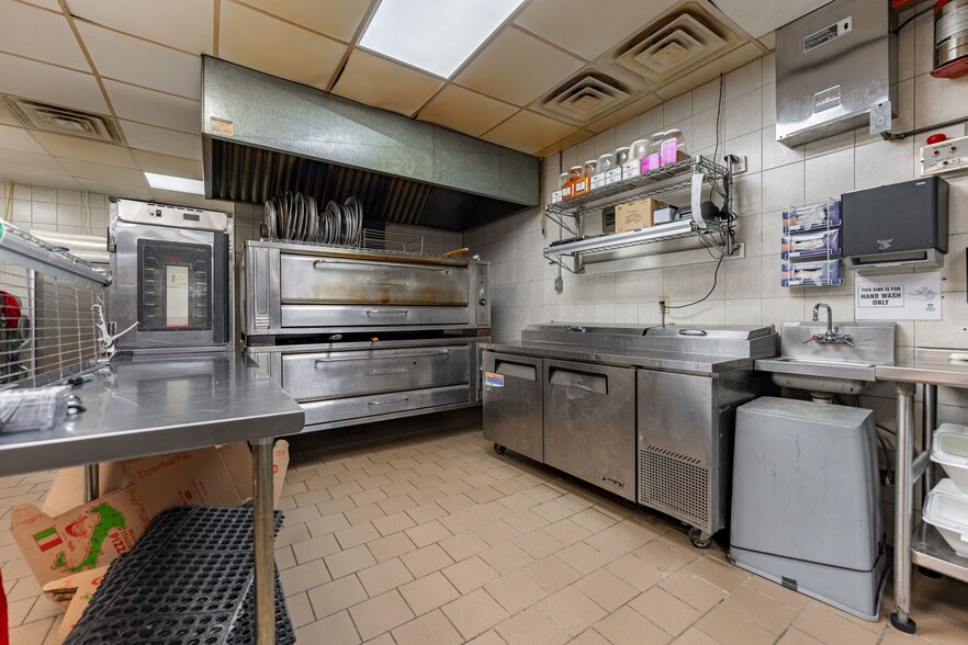 More Photos Of 132 N State St, Belvidere Restaurant For Sale