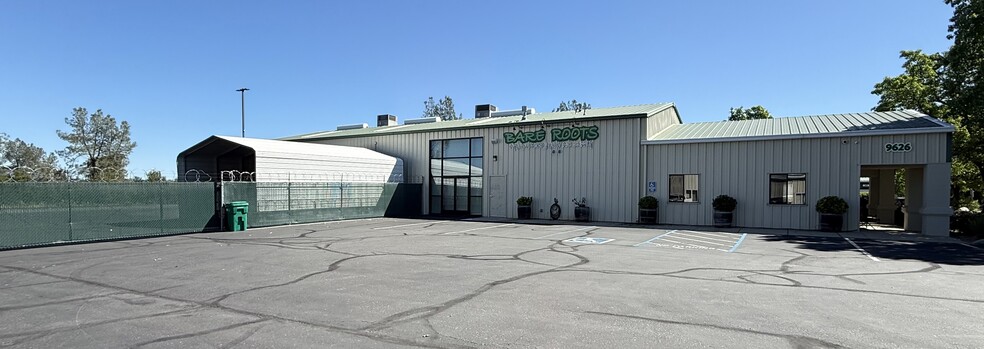 Primary Photo Of 9626 Tanqueray Ct, Redding Flex For Lease