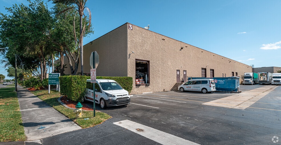 More Photos Of 500-520 SW 12th Ave, Deerfield Beach Warehouse For Lease
