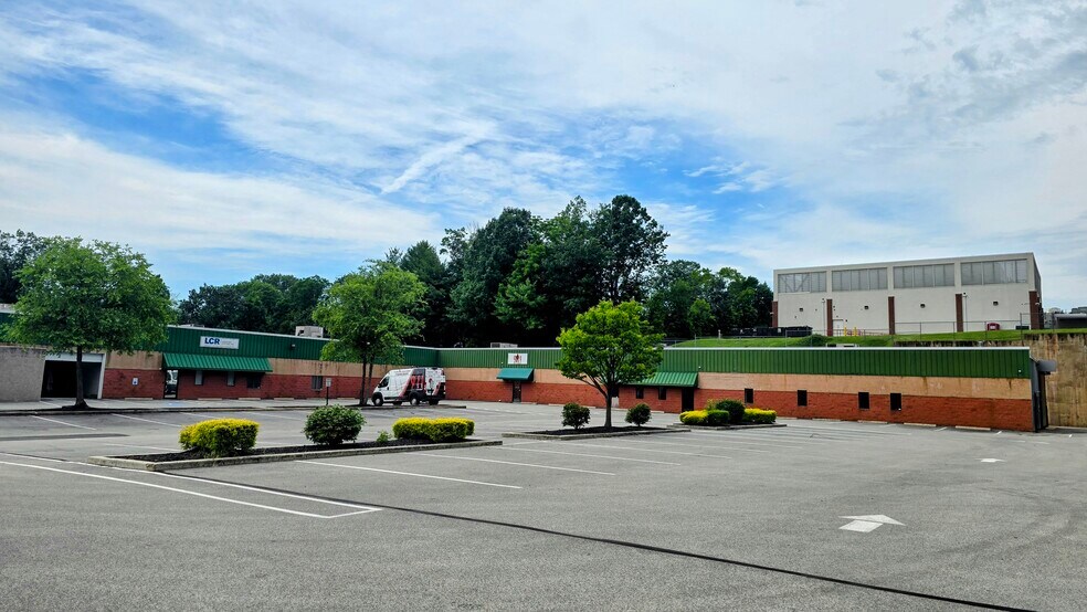 More Photos Of 9 S Forrest Ave, Norristown Manufacturing For Sale