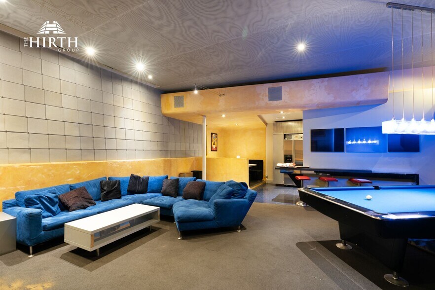 More Photos Of 11128 Weddington St, North Hollywood Movie Radio TVStudio For Sale