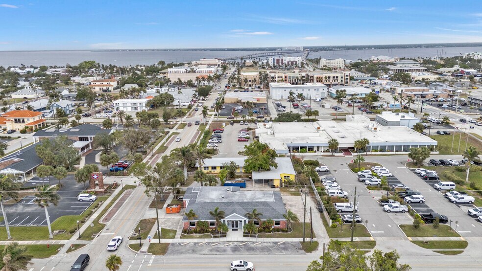 More Photos Of 128 W Charlotte Ave, Punta Gorda Office Residential For Sale