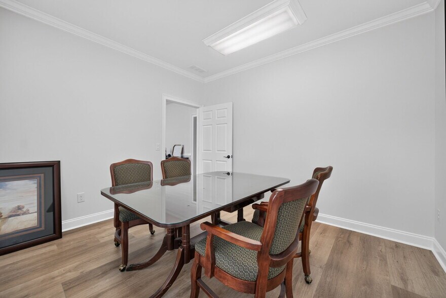More Photos Of 155 Bankers Blvd, Monroe Business Park For Sale