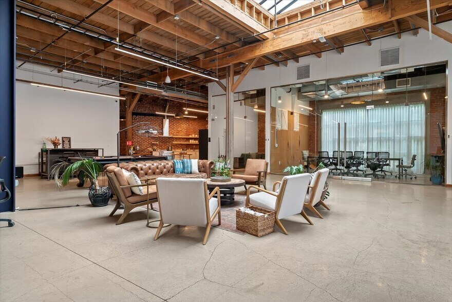 More Photos Of 308-312 S Alameda St, Los Angeles Office For Lease