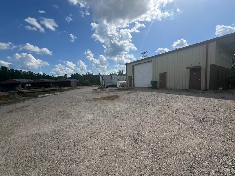 More Photos Of 704 State Road S-13-680, Jefferson Manufacturing For Sale