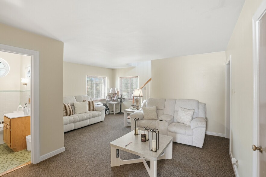 More Photos Of 10835 S Western Ave, Chicago Apartments For Sale