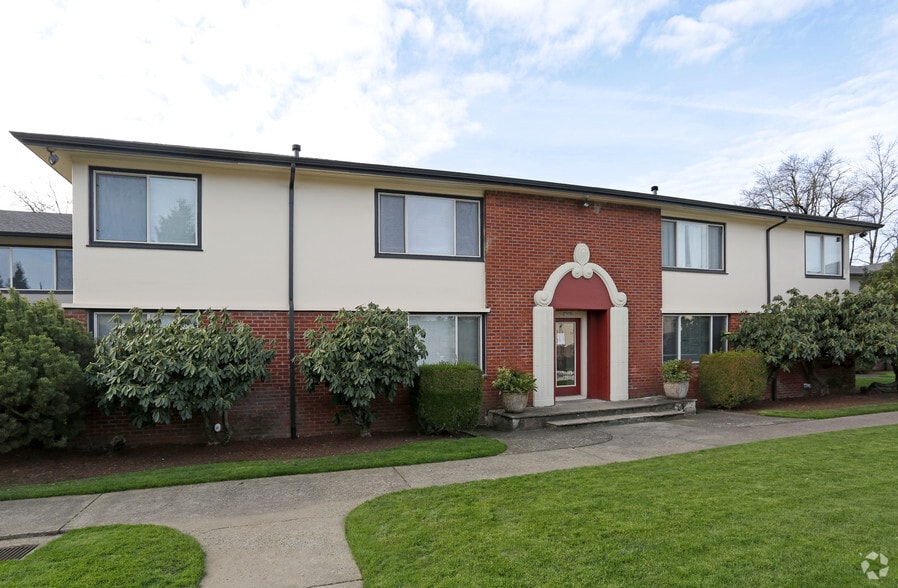 More Photos Of 1913 NE 73rd Ave, Portland Apartments For Sale