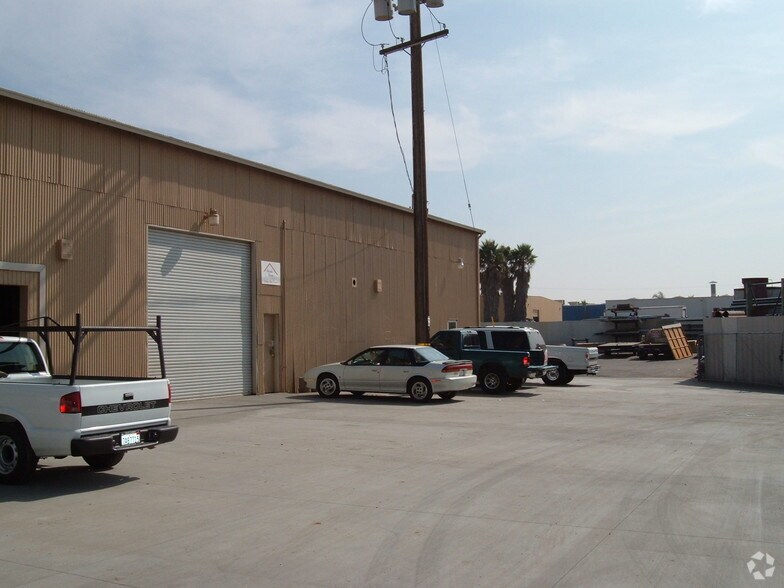 More Photos Of 8057-8059 Wing Ave, El Cajon Service For Lease