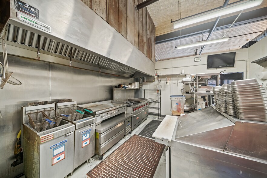 More Photos Of 3107-3111 Gillham Rd, Kansas City Storefront Retail Office For Sale