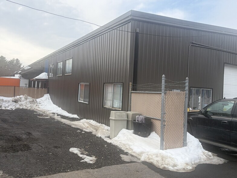 More Photos Of 111 Hillside Ave, Londonderry Manufacturing For Lease