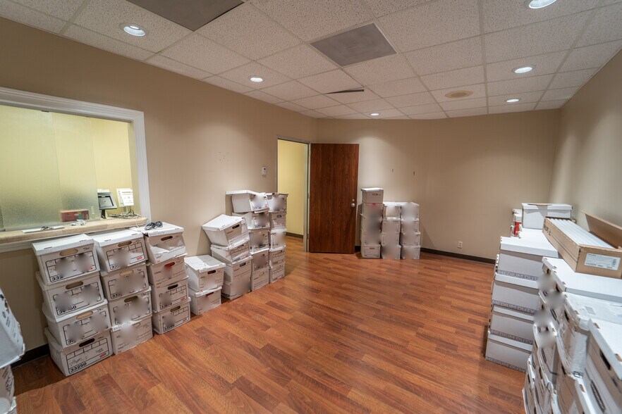 More Photos Of 115 Medical Dr, Victoria Medical For Sale