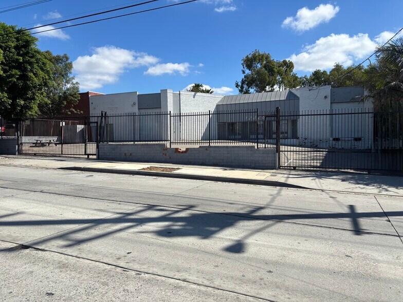Primary Photo Of 12820 S Western Ave, Gardena Warehouse For Lease