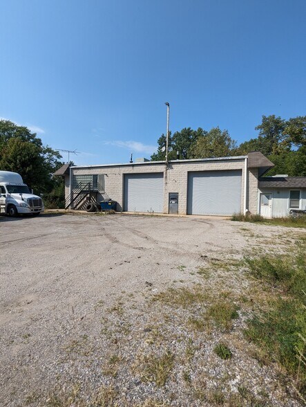 More Photos Of 4857 171st St, Country Club Hills Distribution For Sale