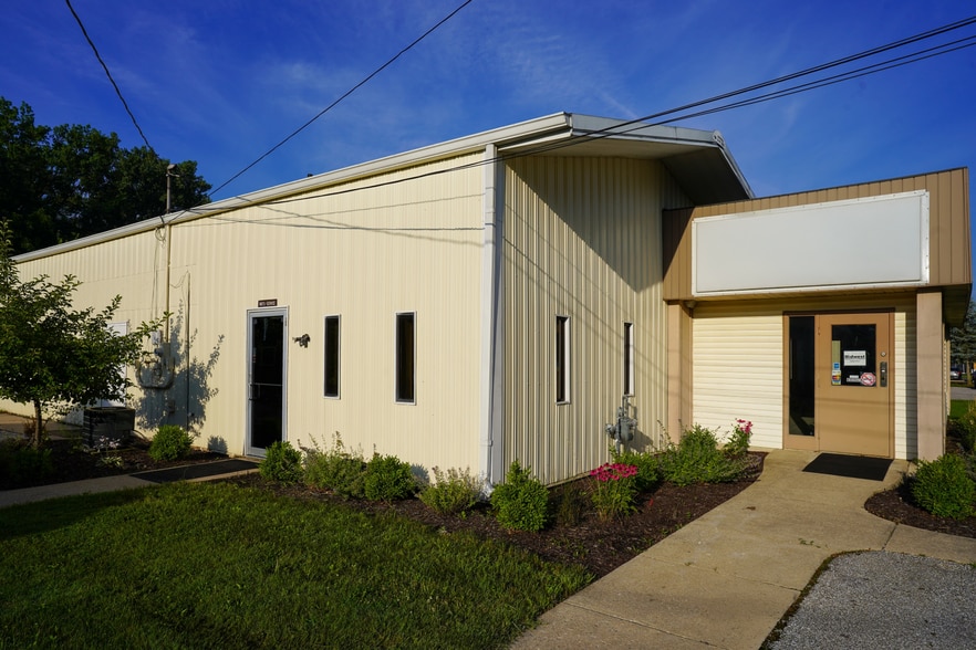More Photos Of 2605 Alma Ave, Fort Wayne Flex For Sale