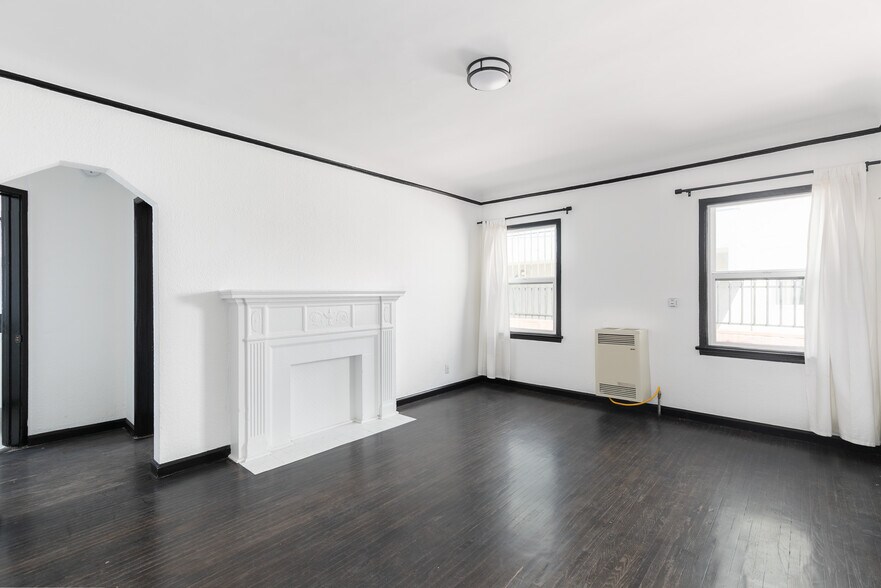 More Photos Of 2243-2245 S Ridgeley Dr, Los Angeles Apartments For Sale